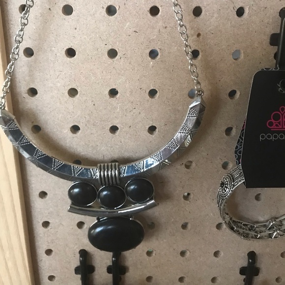 Silver statement necklace w/black matte beads.